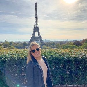 Meet your Posher, Alexis